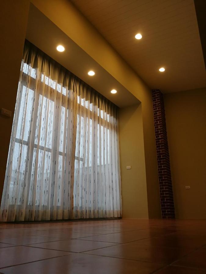 羅東夜市舒果shugo B&B 近清溝夜市 國旅卡特約店 配合手作早餐店及租車行 La Đông Ngoại thất bức ảnh